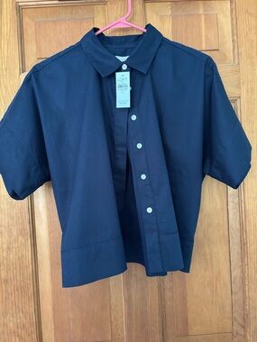 LOFT Navy Crop Button Down Shirt Medium NWT Pleated Back